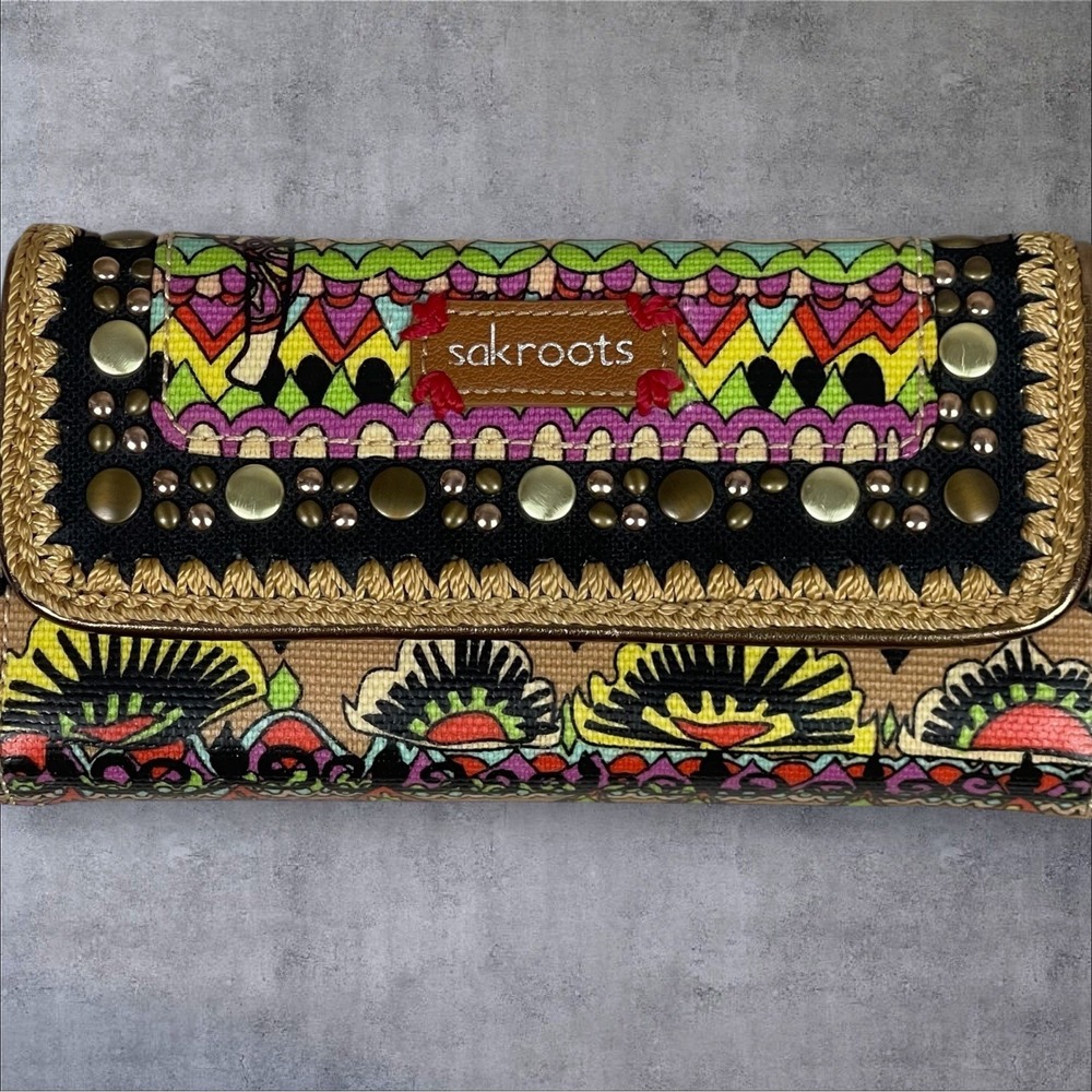 Sakroots Artist Circle Peace Trifold Clutch Wallet Stud Detail Floral Paisley